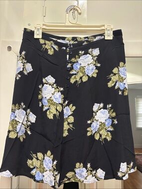 GAP Girls Black A-Line Skirt with Blue Rose Bouquet Print Size 12